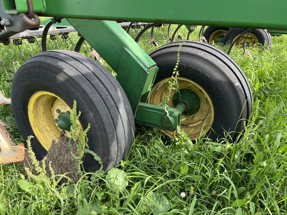 1997 John Deere 980 Field Cultivator
