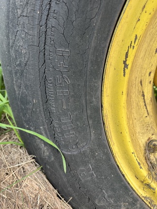 1997 John Deere 980 Field Cultivator