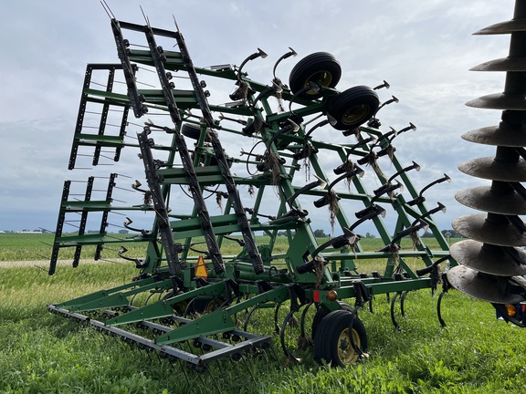 1997 John Deere 980 Field Cultivator