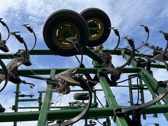 1997 John Deere 980 Field Cultivator