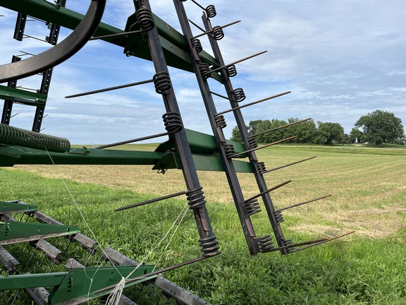 1997 John Deere 980 Field Cultivator