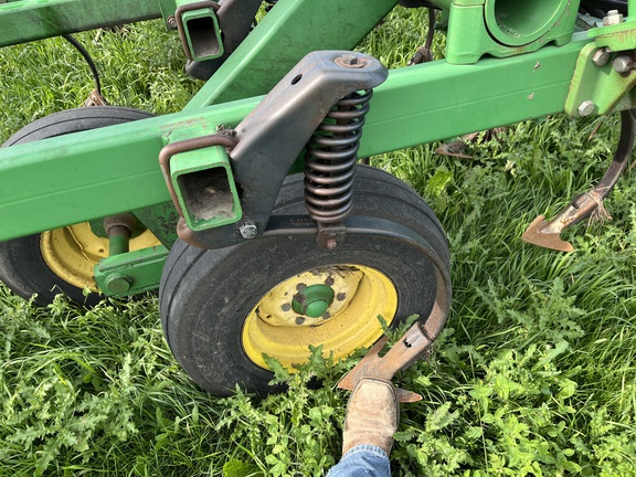 1997 John Deere 980 Field Cultivator