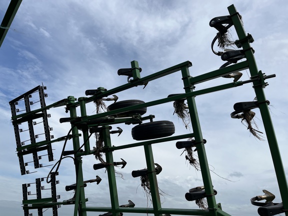 1997 John Deere 980 Field Cultivator