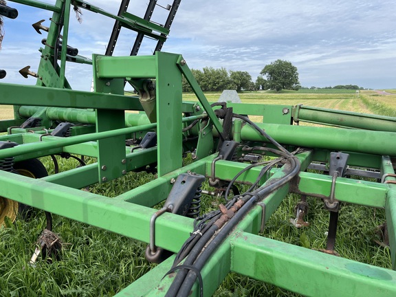 1997 John Deere 980 Field Cultivator