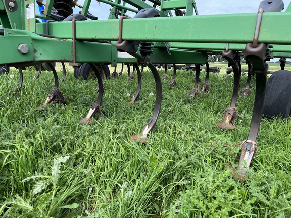 1997 John Deere 980 Field Cultivator