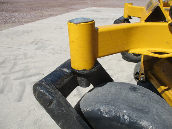 2019 Hustler Excel Hustler X-One 824EFI Mower/Zero Turn