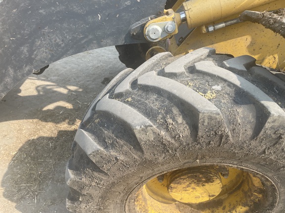 2018 John Deere 324K Compact Utility Loader