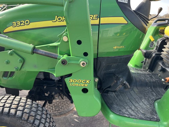 2007 John Deere 3320 Tractor Compact