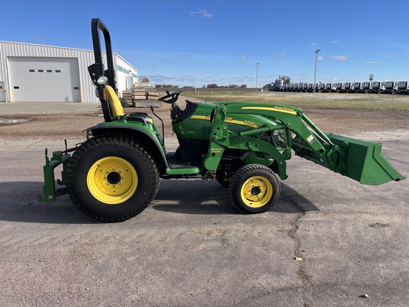 2007 John Deere 3320 Tractor Compact