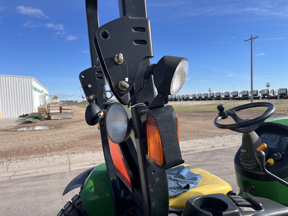 2007 John Deere 3320 Tractor Compact