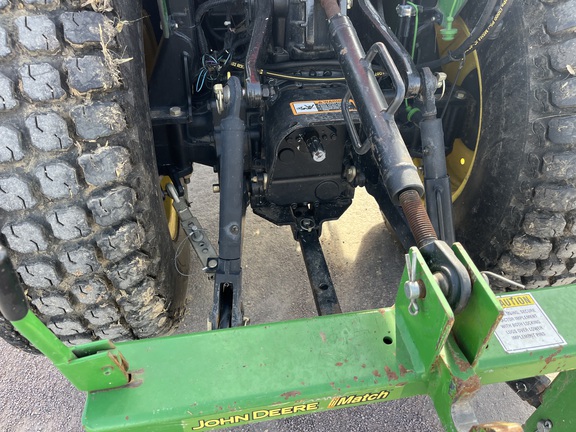 2007 John Deere 3320 Tractor Compact