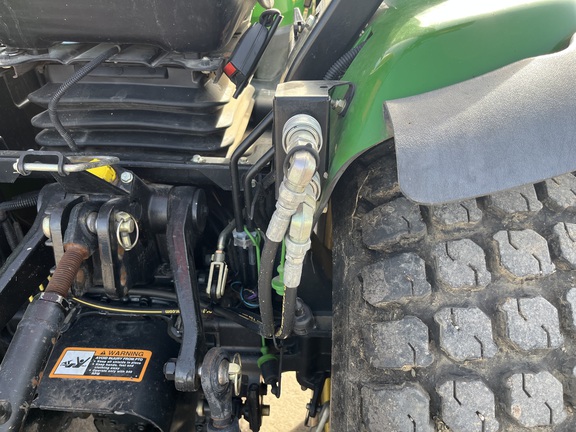 2007 John Deere 3320 Tractor Compact