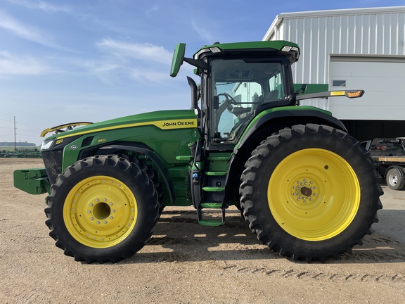2021 John Deere 8R 250 Tractor
