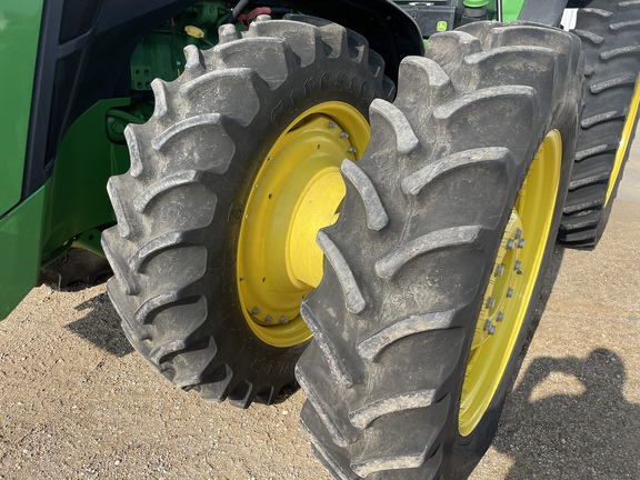 2021 John Deere 8R 250 Tractor