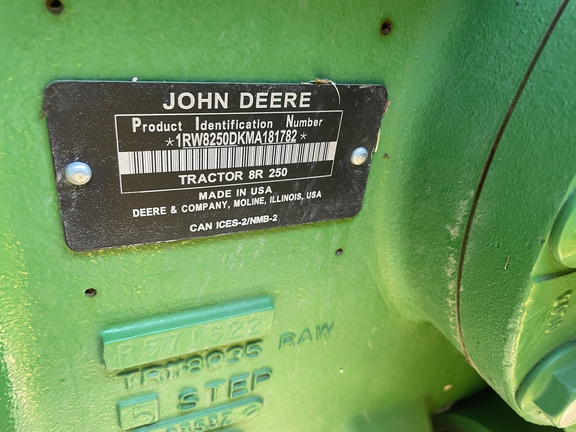 2021 John Deere 8R 250 Tractor