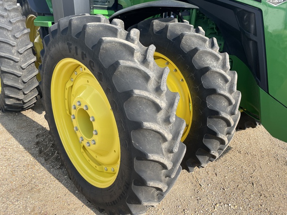 2021 John Deere 8R 250 Tractor