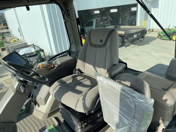 2021 John Deere 8R 250 Tractor