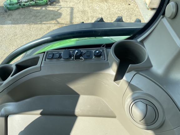 2021 John Deere 8R 250 Tractor