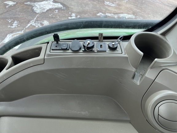 2021 John Deere 8R 250 Tractor