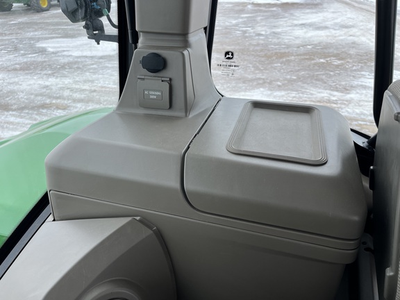 2021 John Deere 8R 250 Tractor