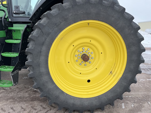 2021 John Deere 8R 250 Tractor