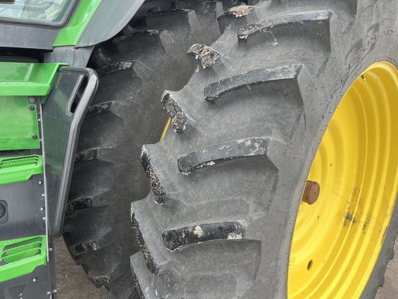 2021 John Deere 8R 250 Tractor