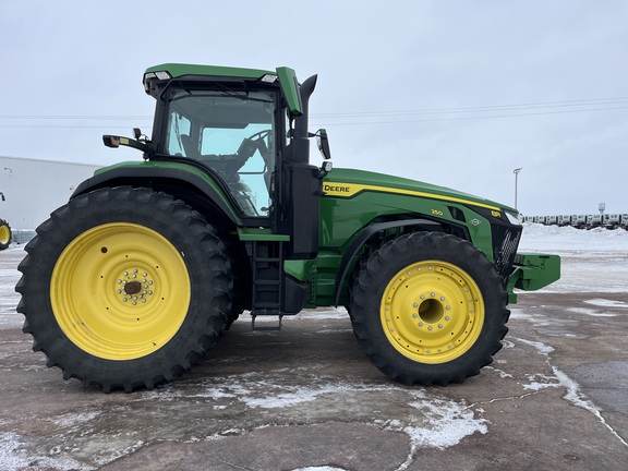 2021 John Deere 8R 250 Tractor