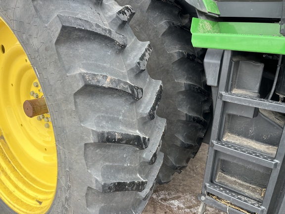2021 John Deere 8R 250 Tractor