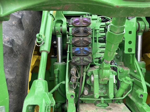 2021 John Deere 8R 250 Tractor