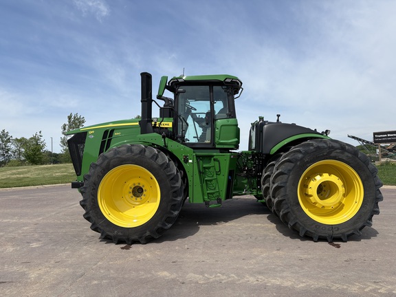 2025 John Deere 9R 590 Tractor 4WD