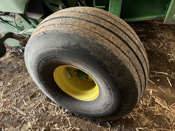 2020 John Deere 560M Baler/Round