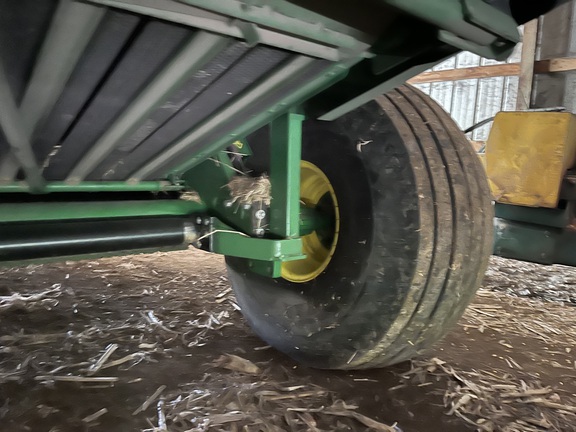 2020 John Deere 560M Baler/Round