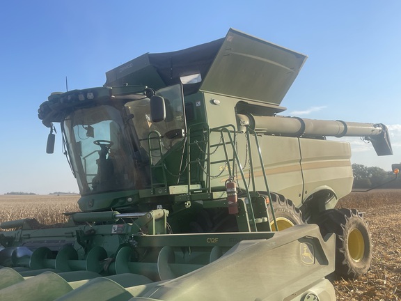 2024 John Deere S780 Combine