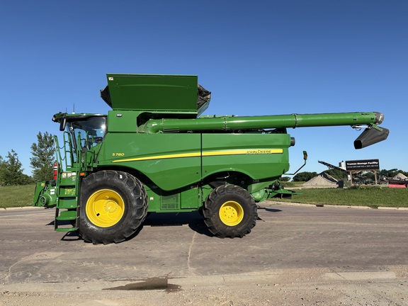2024 John Deere S780 Combine