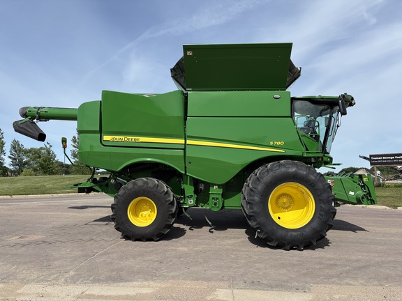 2024 John Deere S780 Combine