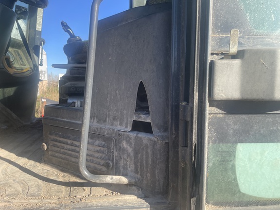 2015 John Deere 244K Compact Utility Loader