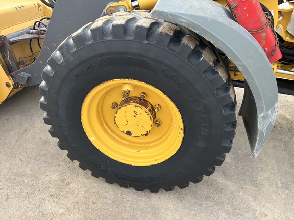 2015 John Deere 244K Compact Utility Loader