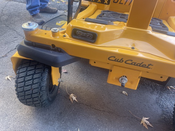 2023 Cub Cadet ZTS1 42 Mower/Zero Turn