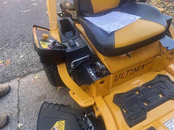 2023 Cub Cadet ZTS1 42 Mower/Zero Turn