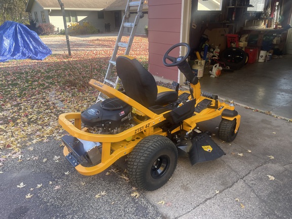 2023 Cub Cadet ZTS1 42 Mower/Zero Turn