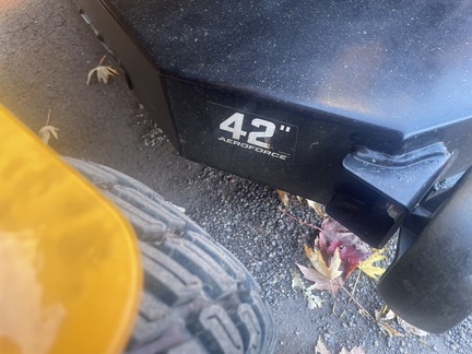 2023 Cub Cadet ZTS1 42 Mower/Zero Turn