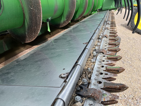 2013 John Deere 630F Header Combine