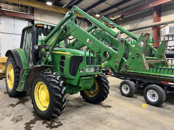 2010 John Deere 7330 Tractor