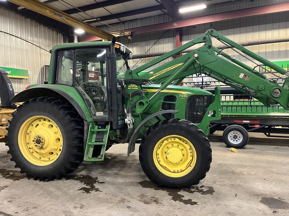 2010 John Deere 7330 Tractor
