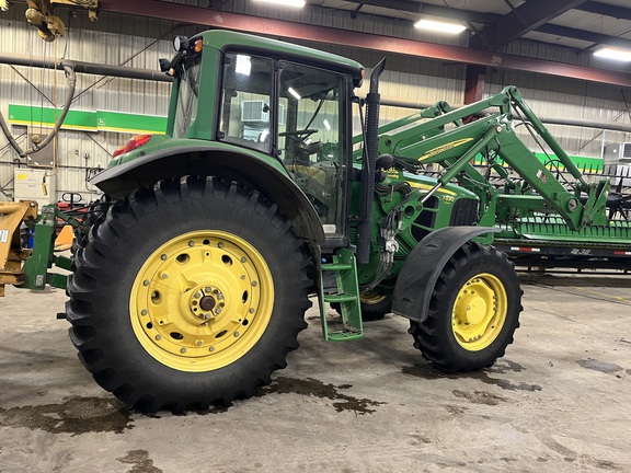 2010 John Deere 7330 Tractor