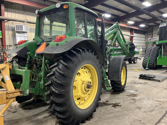 2010 John Deere 7330 Tractor