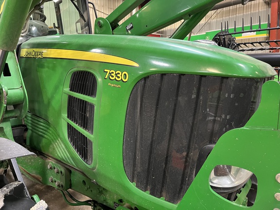 2010 John Deere 7330 Tractor