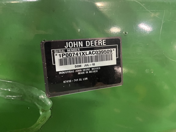 2010 John Deere 7330 Tractor