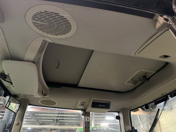 2010 John Deere 7330 Tractor