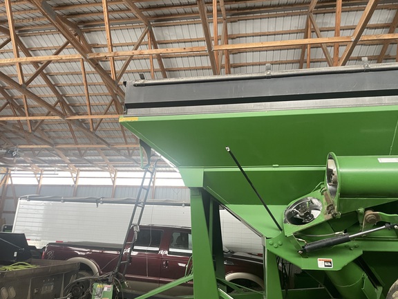 2002 Brent 876 Grain Cart